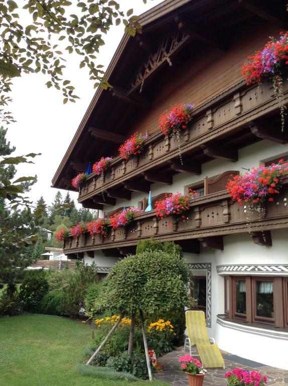 Hotel Garni Almhof 蒂罗尔-泽费尔德 外观 照片