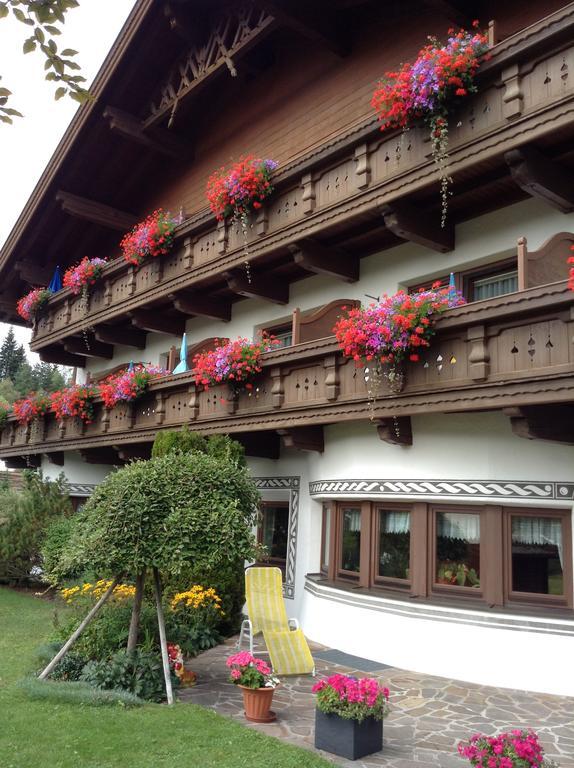 Hotel Garni Almhof 蒂罗尔-泽费尔德 外观 照片