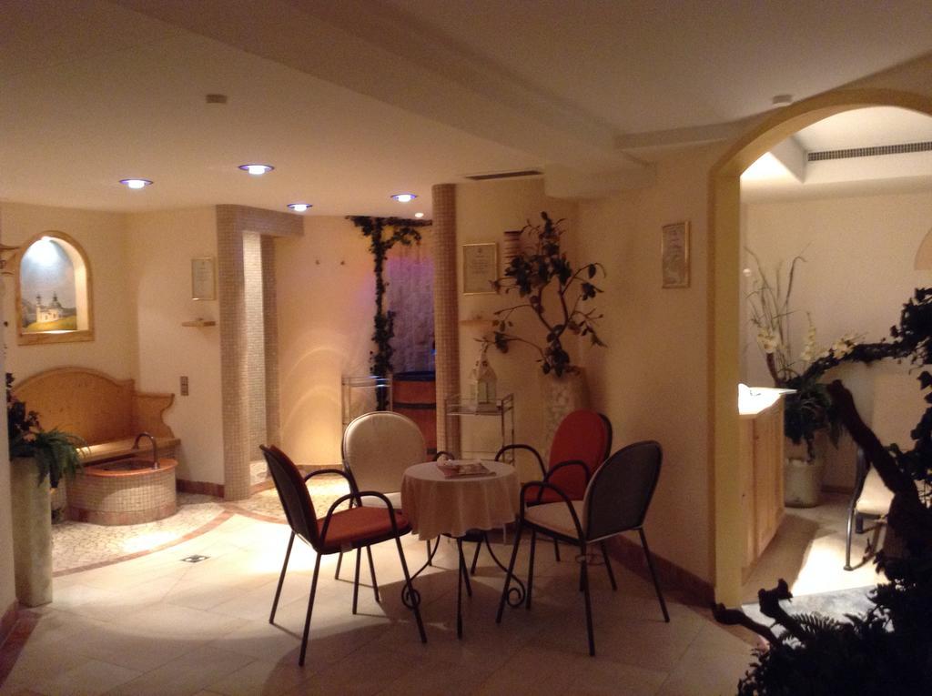 Hotel Garni Almhof 蒂罗尔-泽费尔德 外观 照片